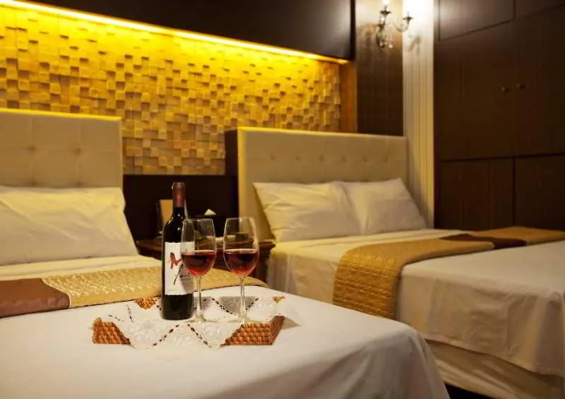 Elin Hotel Jeju 3*,